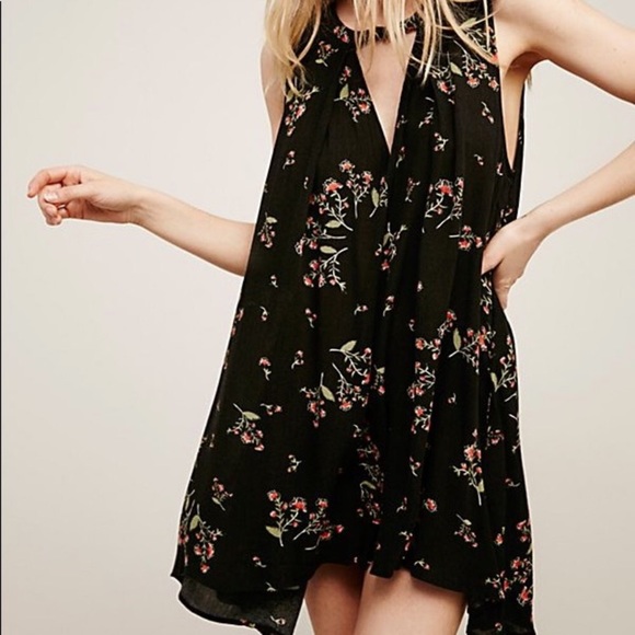 Free People Dresses & Skirts - SALE 🎁 Free People Floral Trapeze Dress